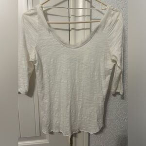 Ladies white 3/4 sleeve top, size small.